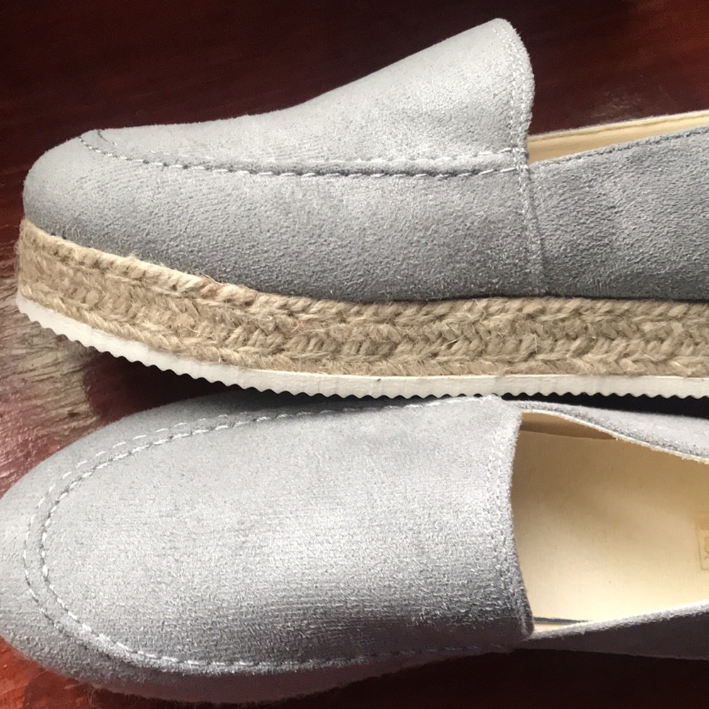 Shoes women size 9 EU 40 NWOT, gray super cute and comfortable